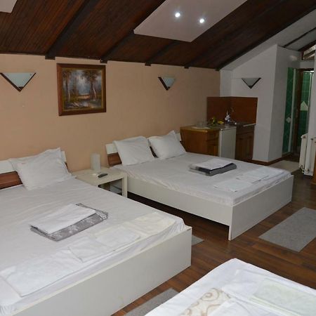 Lira Inn Ni Exteriör bild
