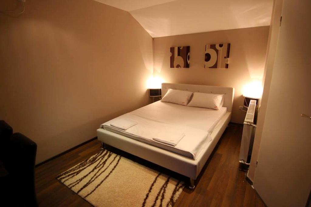 Lira Inn Ni Rum bild