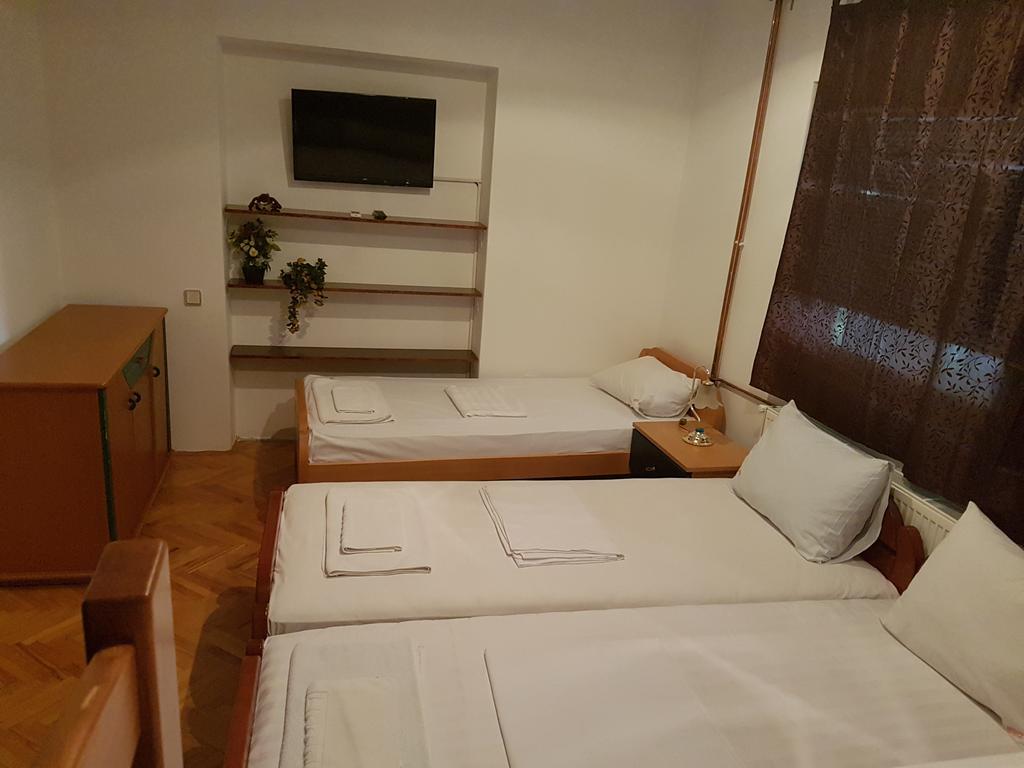 Lira Inn Ni Exteriör bild