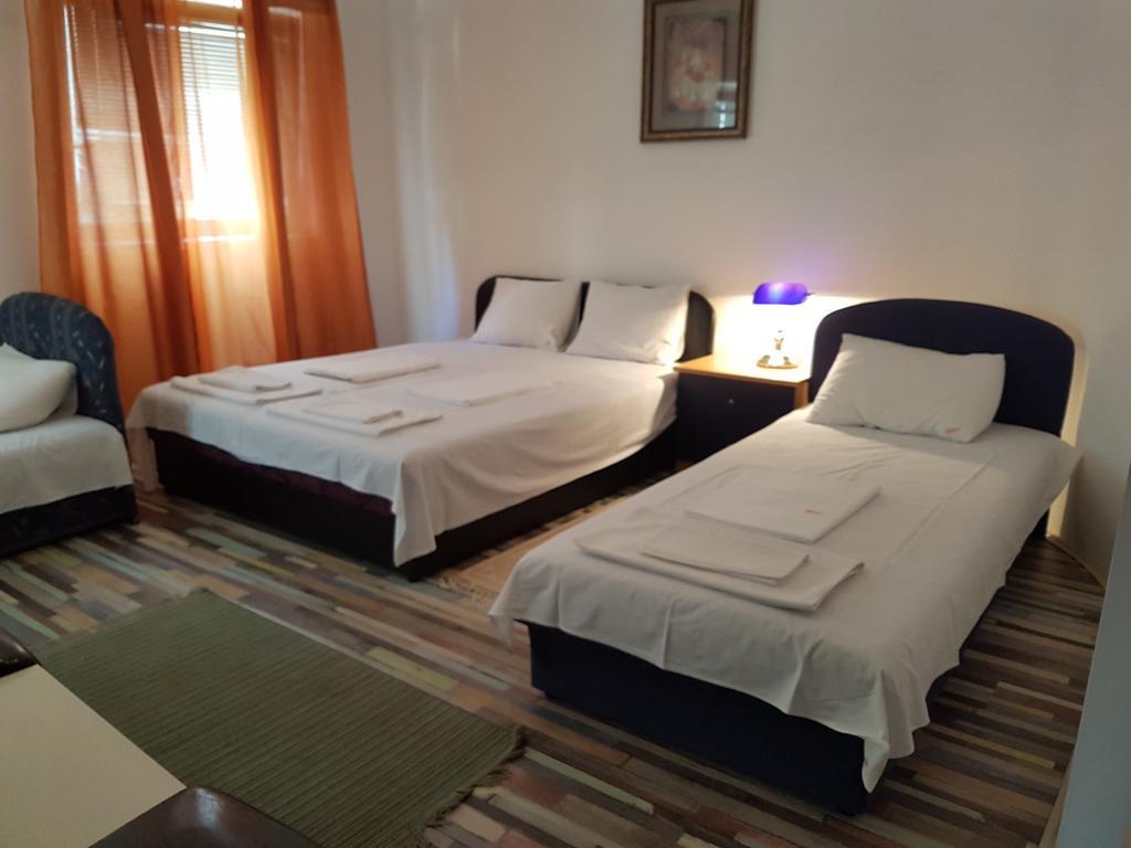 Lira Inn Ni Exteriör bild