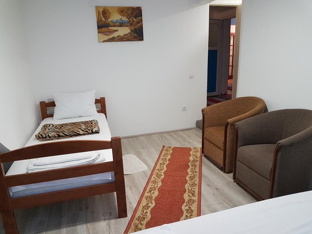 Lira Inn Ni Exteriör bild