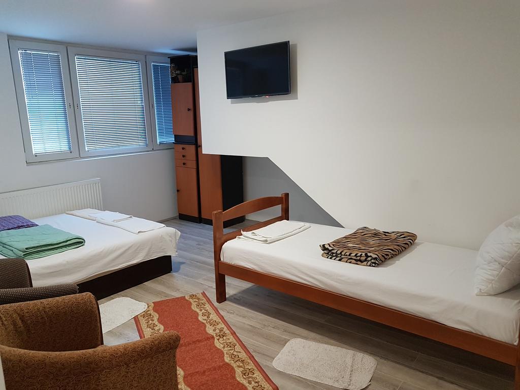 Lira Inn Ni Exteriör bild