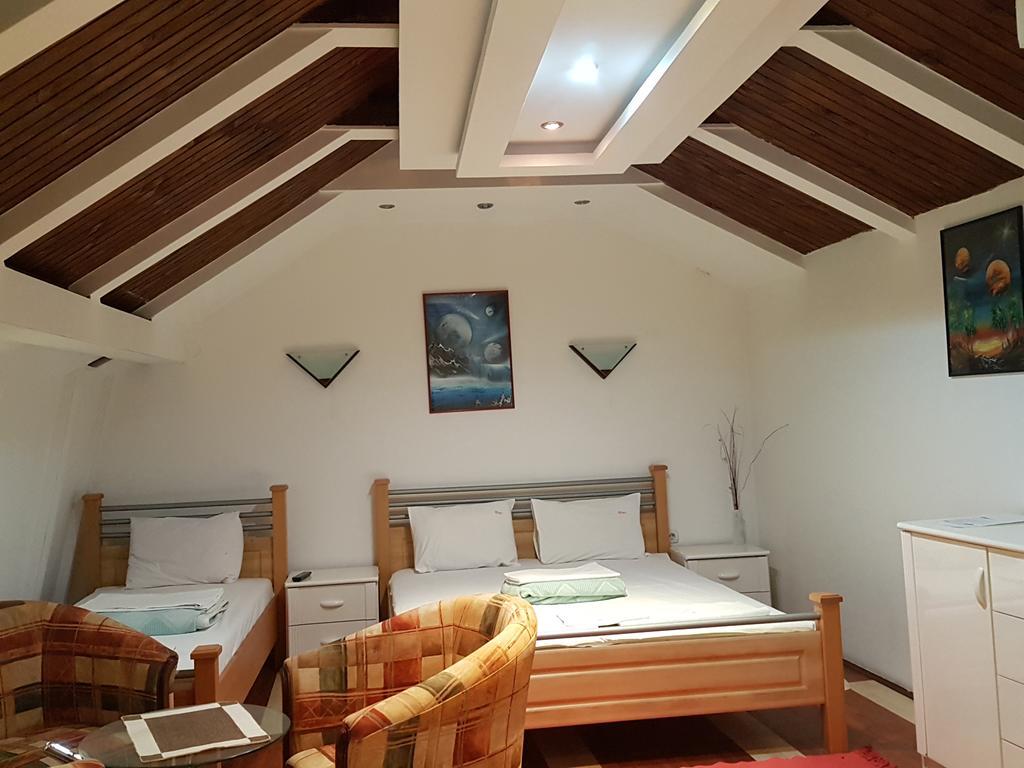 Lira Inn Ni Exteriör bild