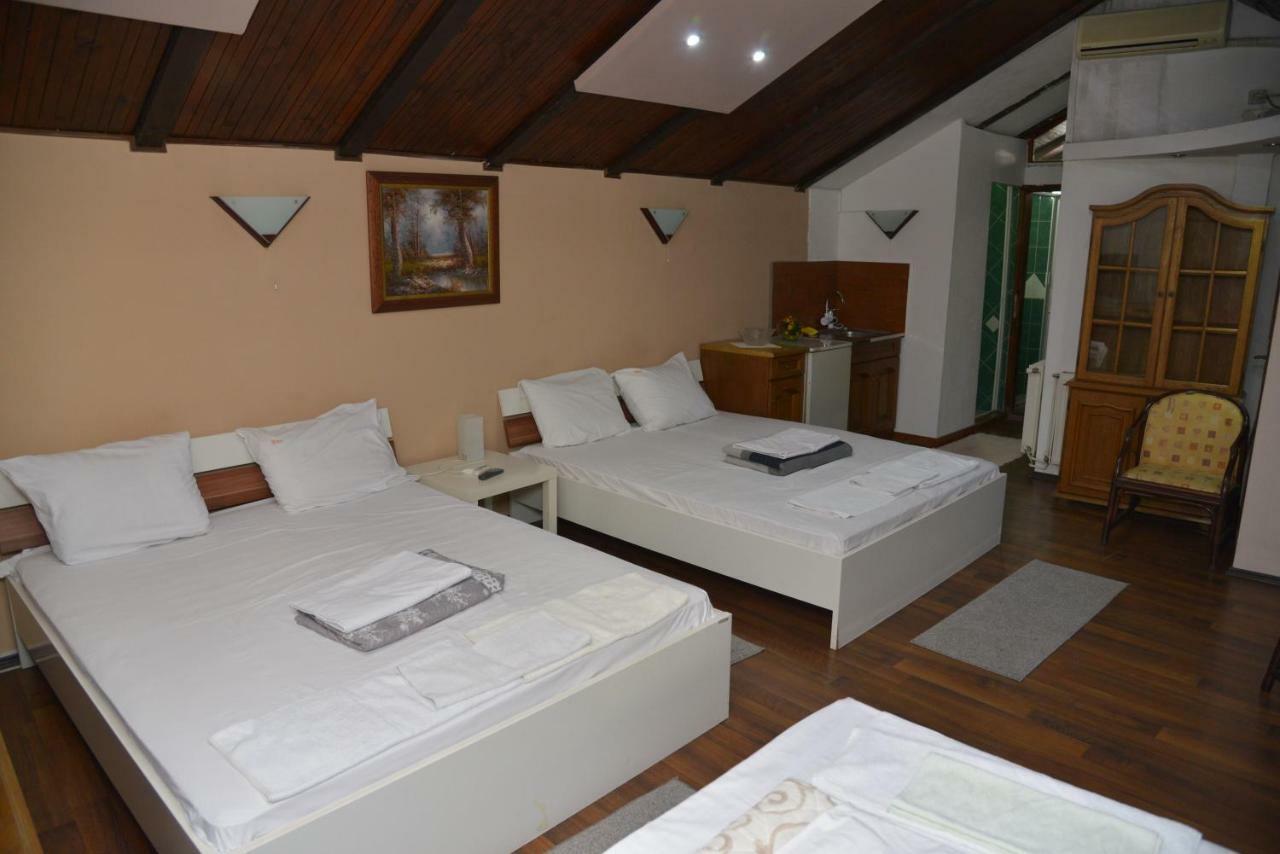 Lira Inn Ni Exteriör bild