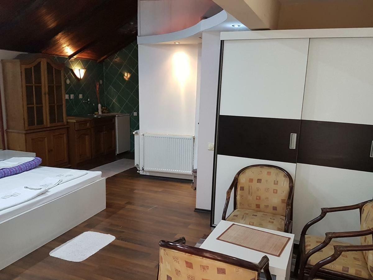 Lira Inn Ni Exteriör bild